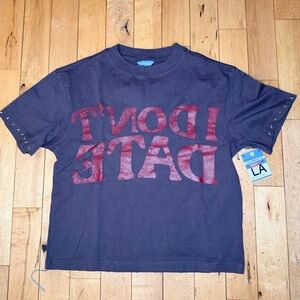 Lifted Anchors Grey/Red Don't Date Tee sz S